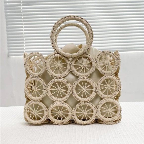 Drawstring Design Top Ring Straw Bag - Picture 4 of 5